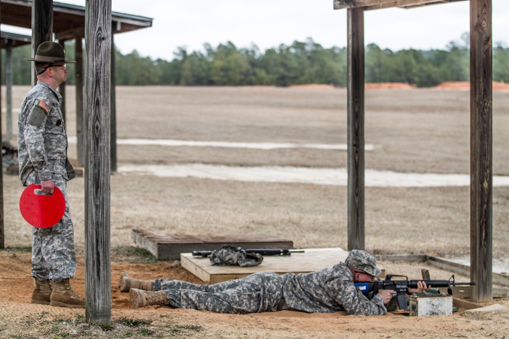 Army Reserve commander strives for mirror image