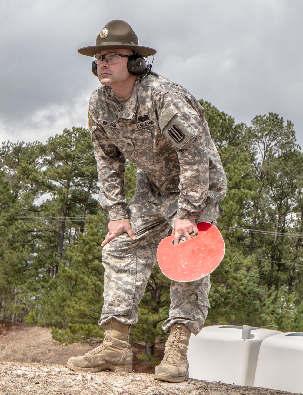 Army Reserve commander strives for mirror image