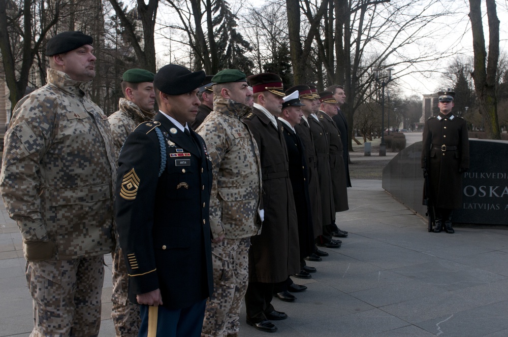 Flower-laying ceremony commemorates 1st Latvian commander