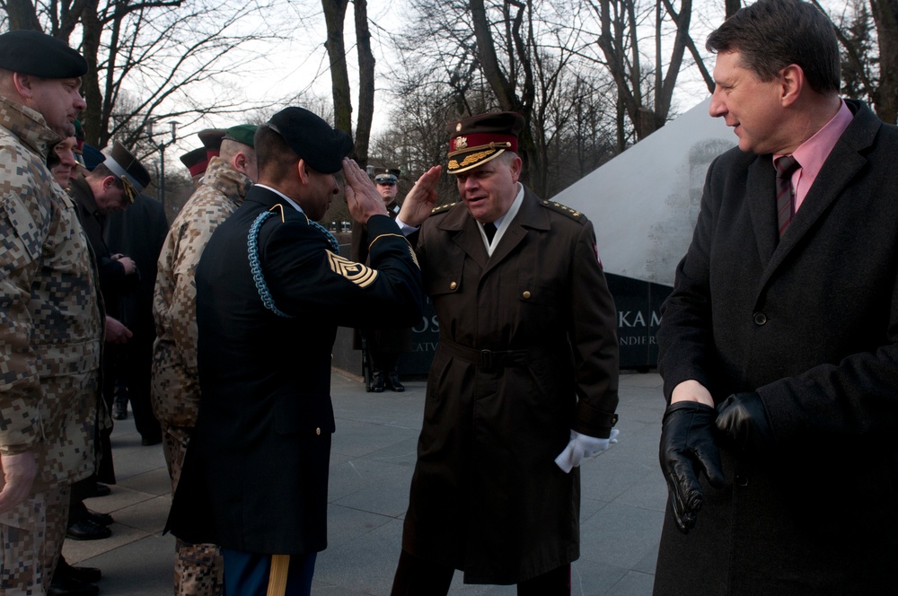 Flower-laying ceremony commemorates 1st Latvian commander