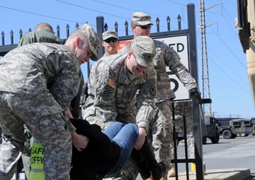 Military police keep the peace during Vigilant Guard