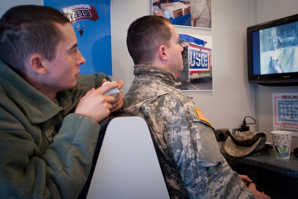 Nonprofit organizations support the SC National Guard during Vigilant Guard 2015