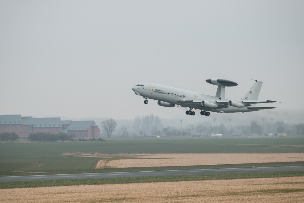 NATO AWACS practices approaches on Chièvres Air Base