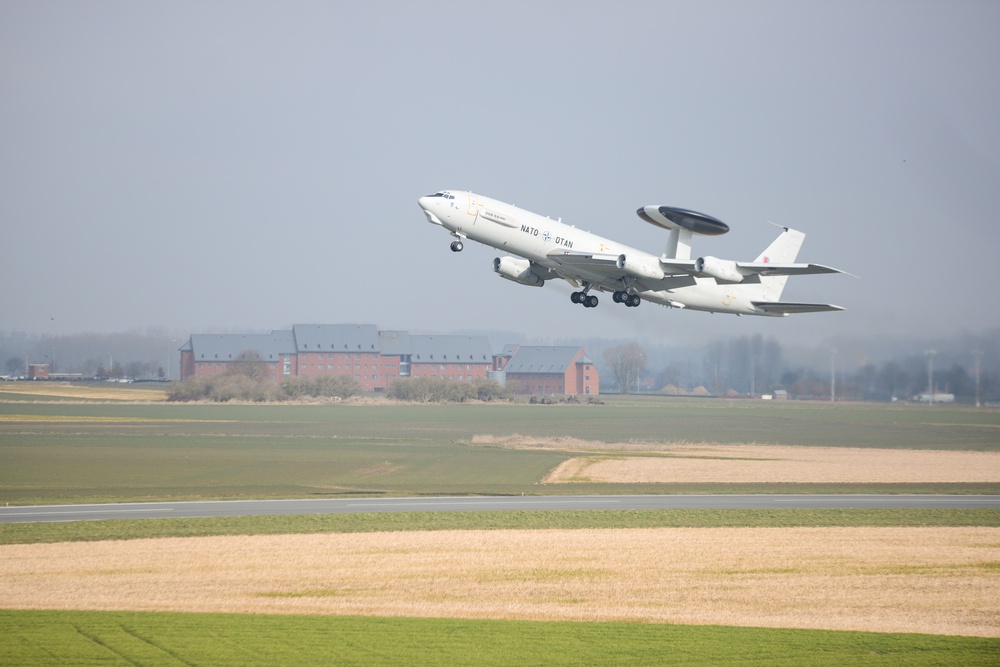 NATO AWACS practices approaches on Chièvres Air Base