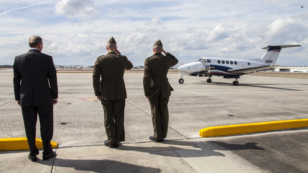 North Carolina Governor Pat McCrory visits Camp Lejeune, N.C.