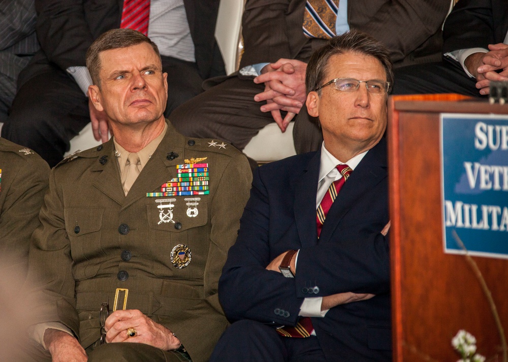North Carolina Governor Pat McCrory visits Camp Lejeune, N.C.