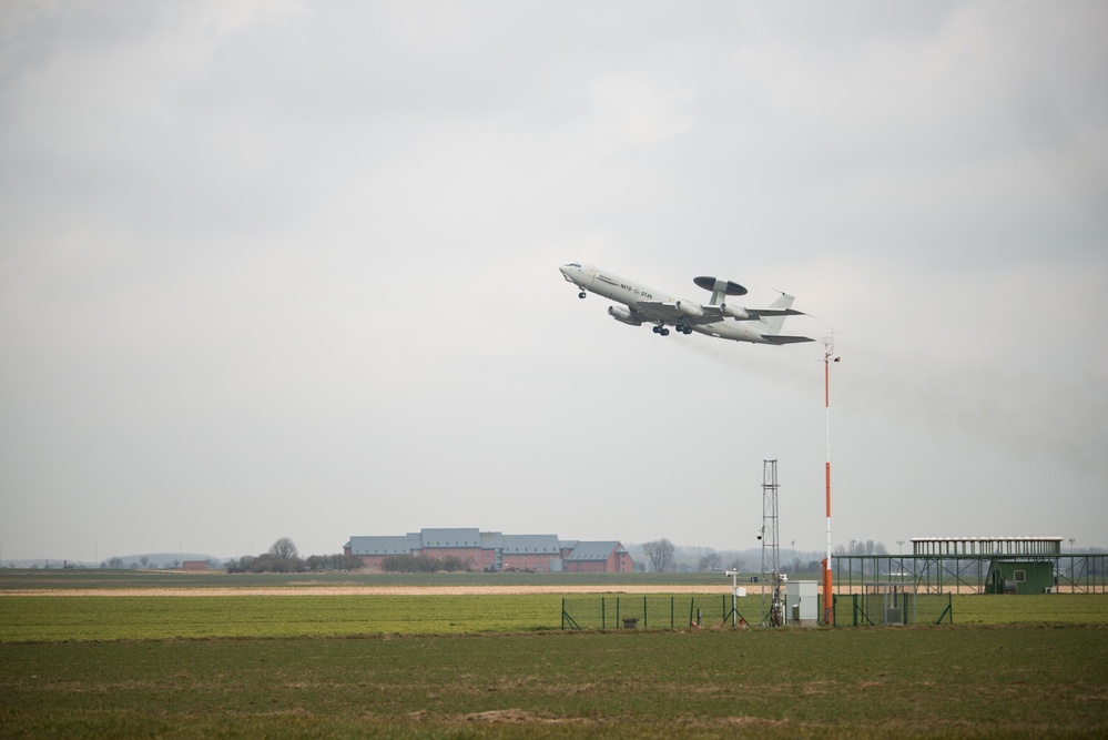NATO AWACS practices approaches on Chièvres Air Base
