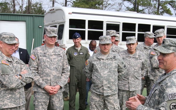 Gen. Grass tours joint exercise VG15