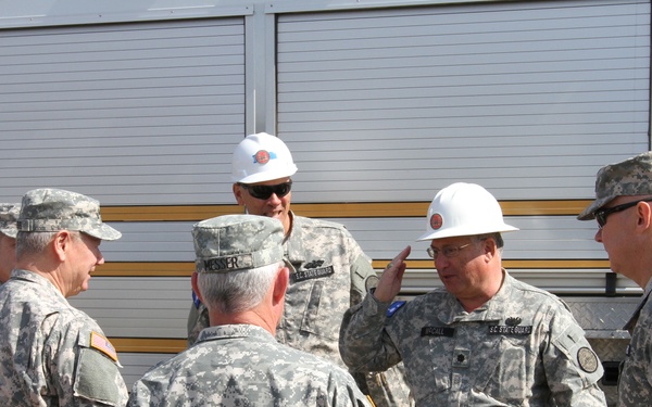 Gen. Grass tours joint exercise VG15
