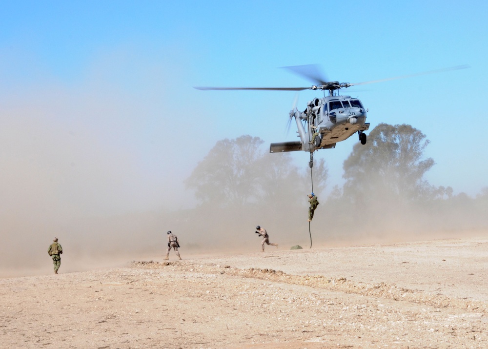 DVIDS - Images - Fast roping training exercise [Image 3 of 3]