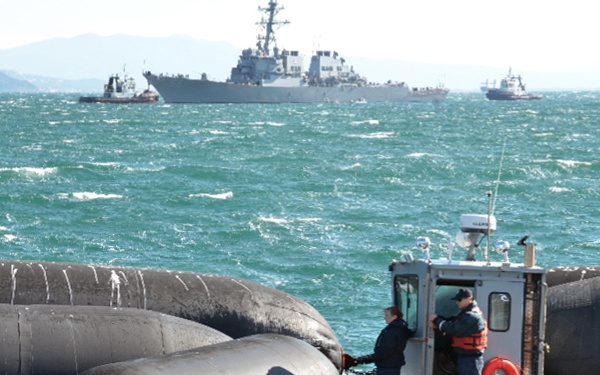 Gaeta Sailors taking care of port operations