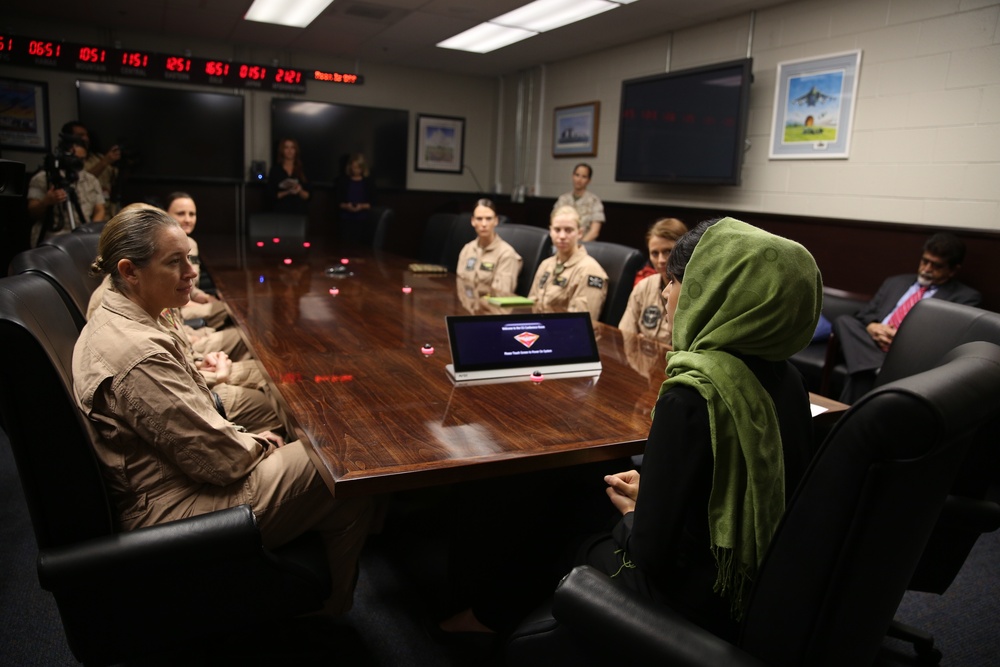 Awardee of the International Women of Courage visits 3rd MAW