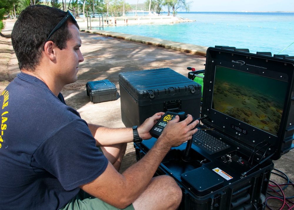 USS Frank Cable action