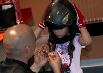 Soldiers visit patients at children’s hospital
