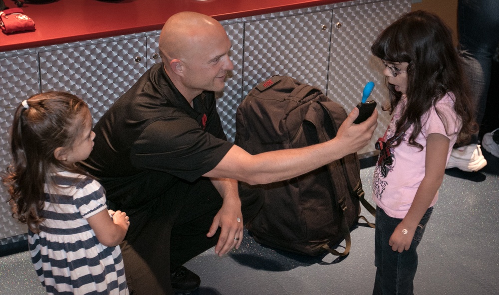 Patients learn about parachuting with the USASOC Black Daggers