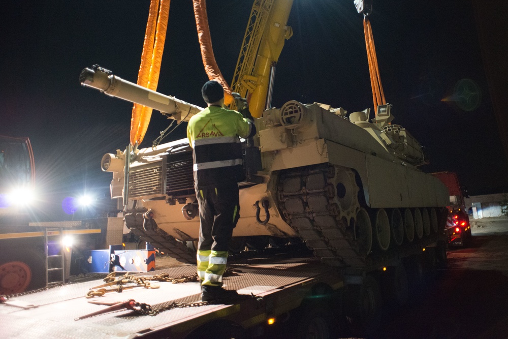 3rd Infantry Division tanks arrive in Latvia