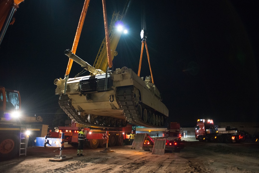 3rd Infantry Division tanks arrive in Latvia