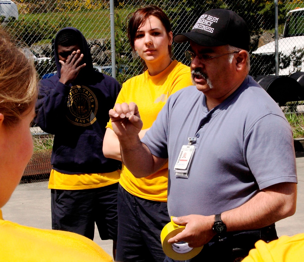 From community to command - Naval Hospital Bremerton Emergency Preparedness coordinator recognized