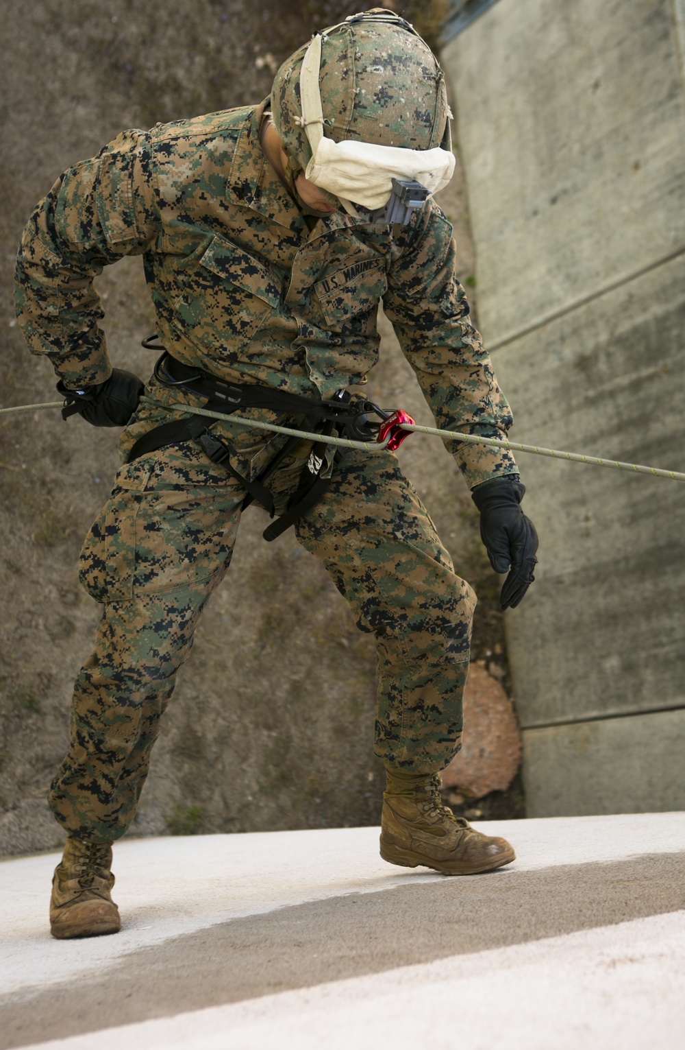 DVIDS - Images - Down and Out: MAGTF Marines rappel with Special