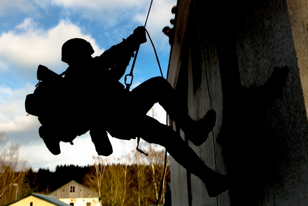 Down and Out: MAGTF Marines rappel with Special Forces