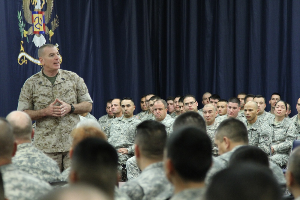 Senior enlisted service member speaks to NM Guard members