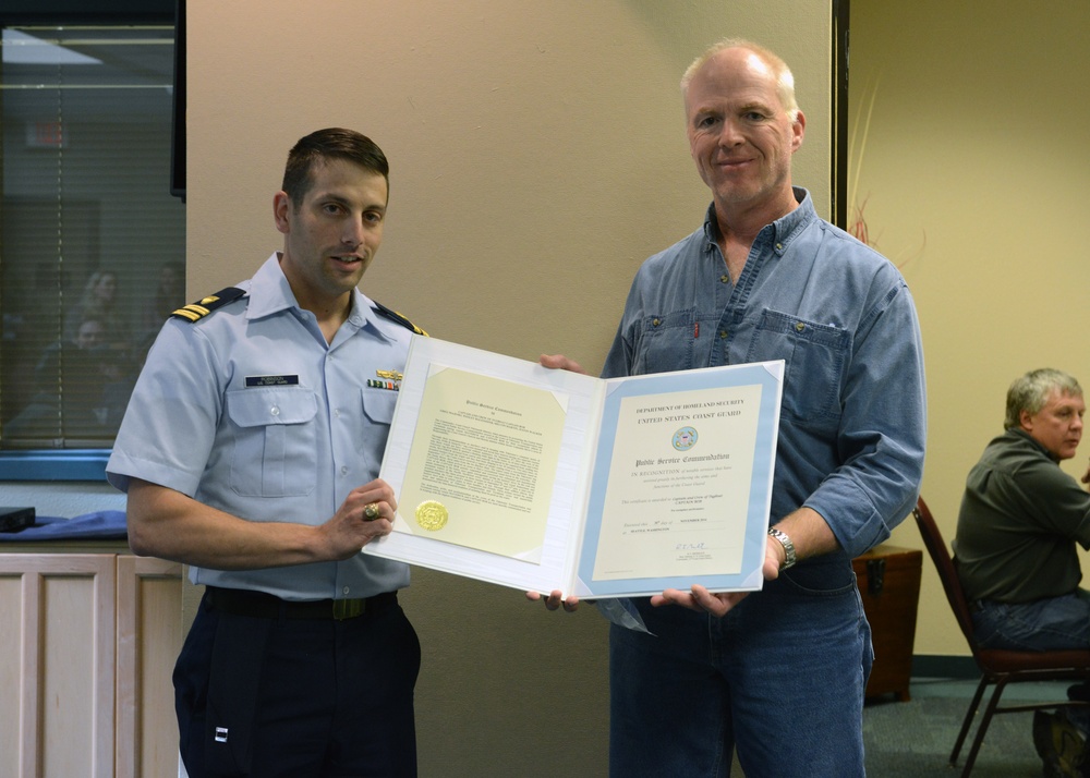 Coast Guard recognizes tug vessel crew for heroism at formal event in Vancouver, Wash.