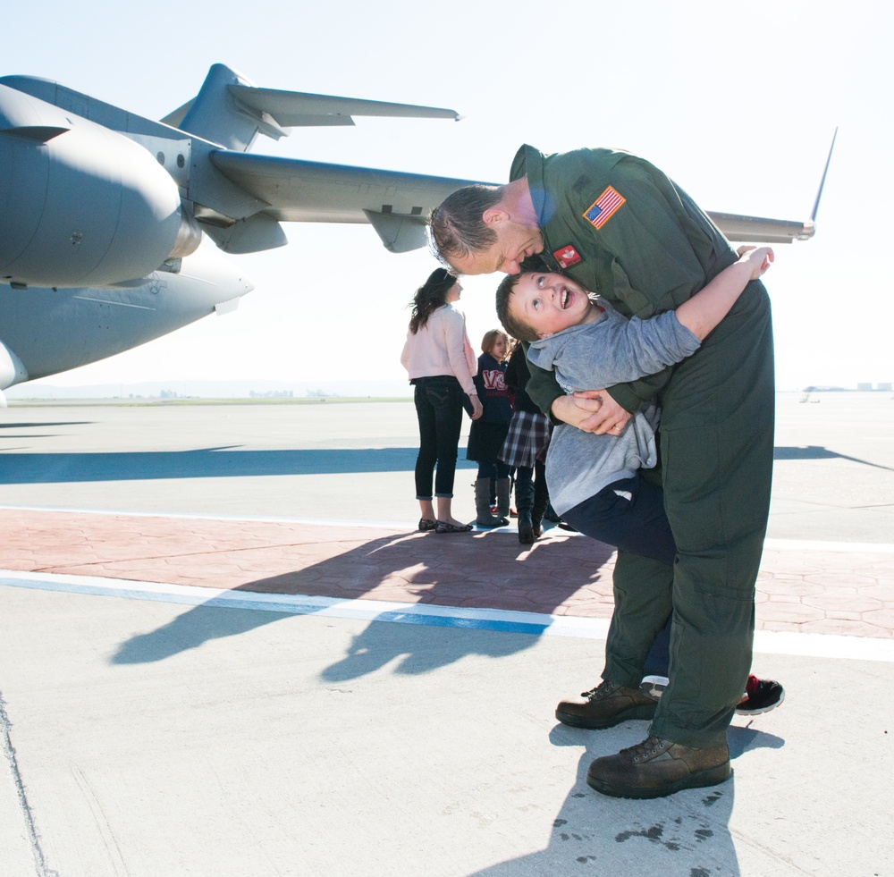 60th AMW commander completes 'fini flight'