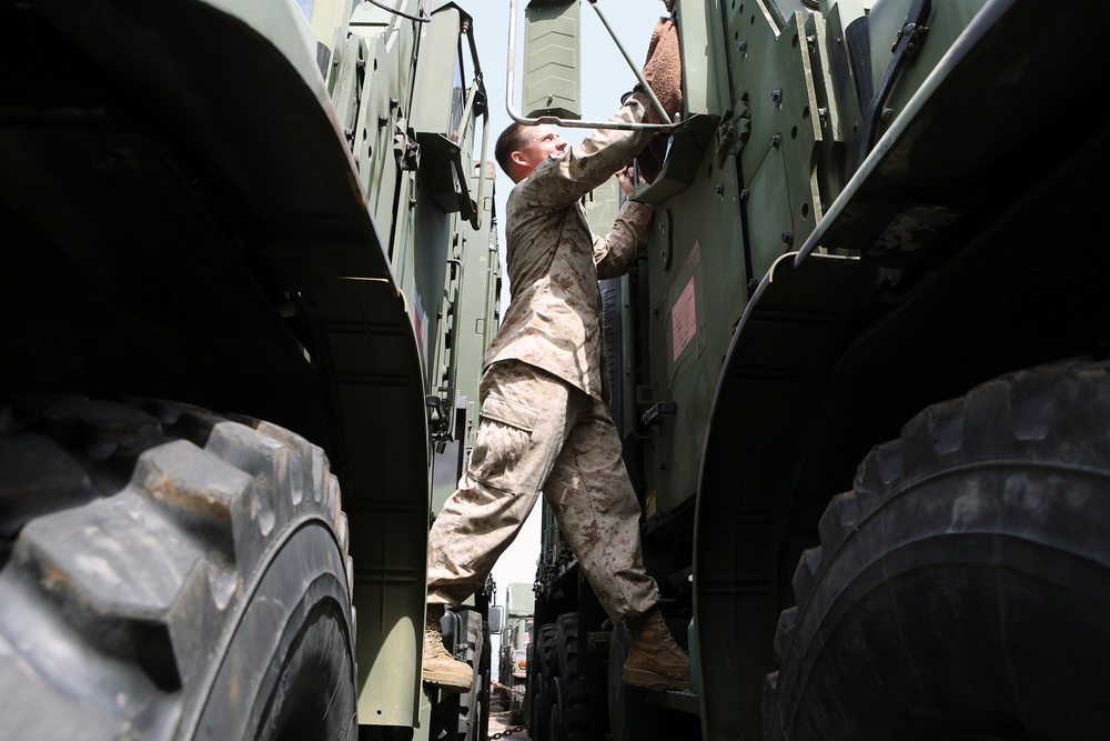 CLB-24 conducts maintenance aboard the USS Fort McHenry