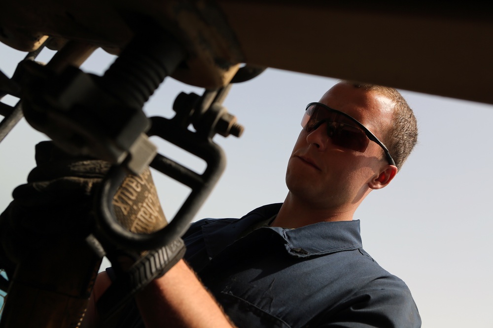 CLB-24 conducts maintenance aboard the USS Fort McHenry