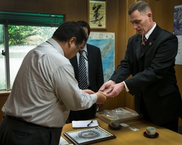 Okinawa prefectural police, Marine investigators express appreciation for keeping Okinawa safe