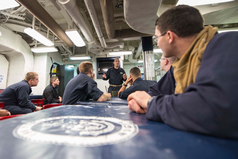 USS Farragut transits Atlantic Ocean