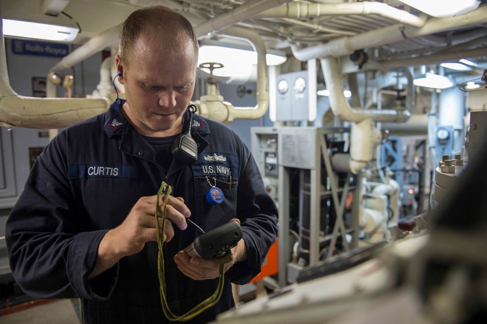 USS Farragut transits Atlantic Ocean