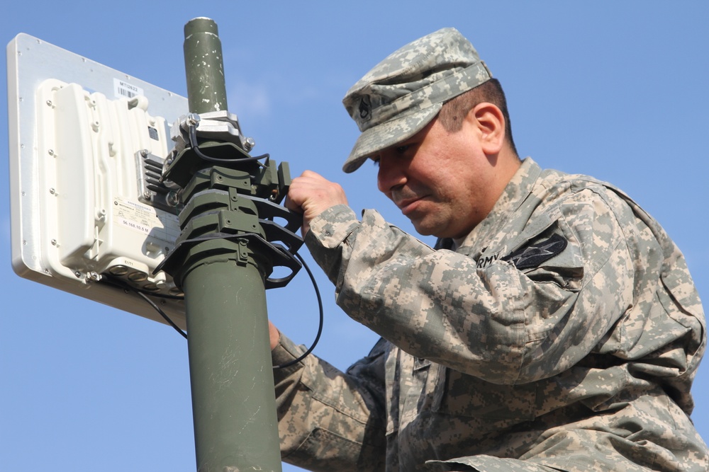 2nd CAB Soldiers put new radio to the test