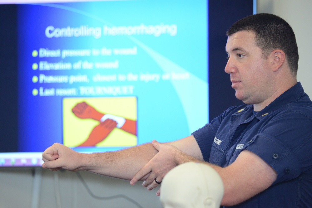 Coast Guard Station Honolulu conducts CPR, AED, basic first aid training