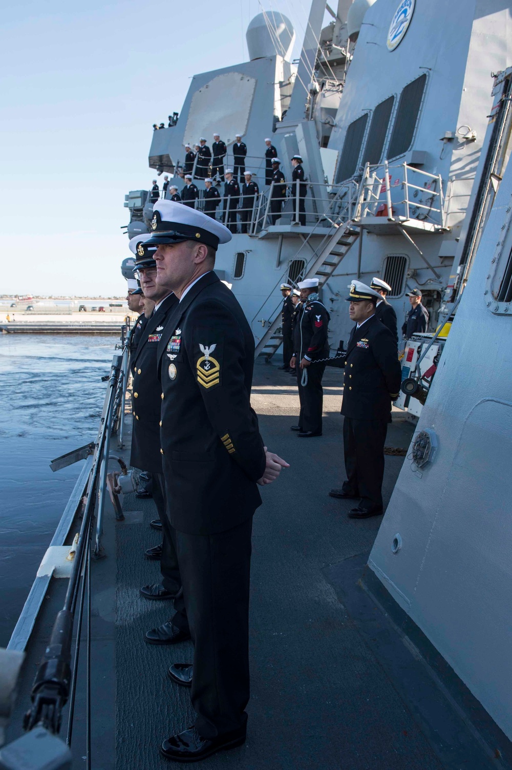 USS Farragut departs for deployment