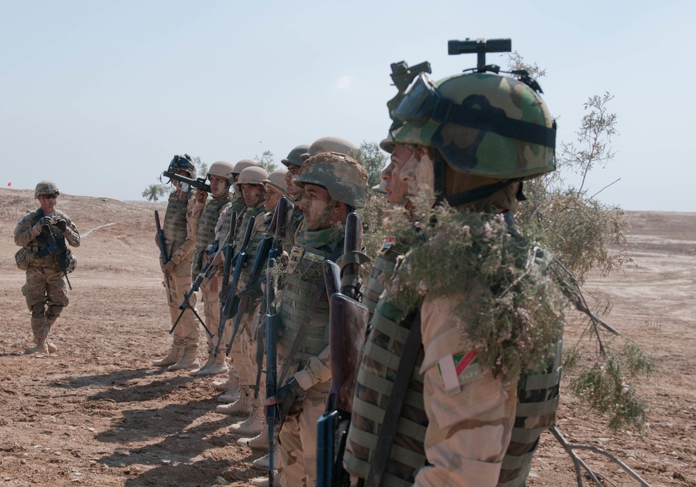 Graduation day for Iraqi soldiers