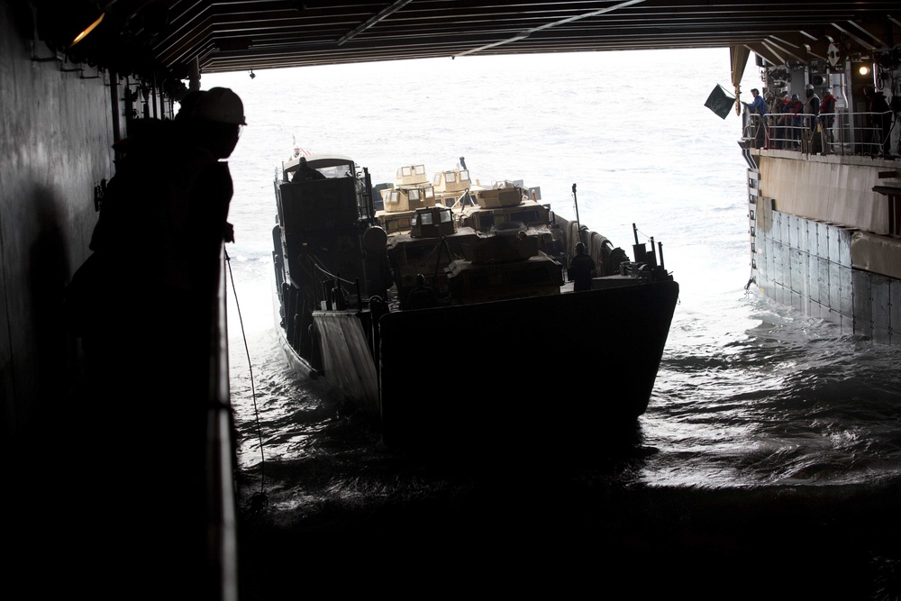 Well deck operations aboard the USS Ashland (LSD 48)