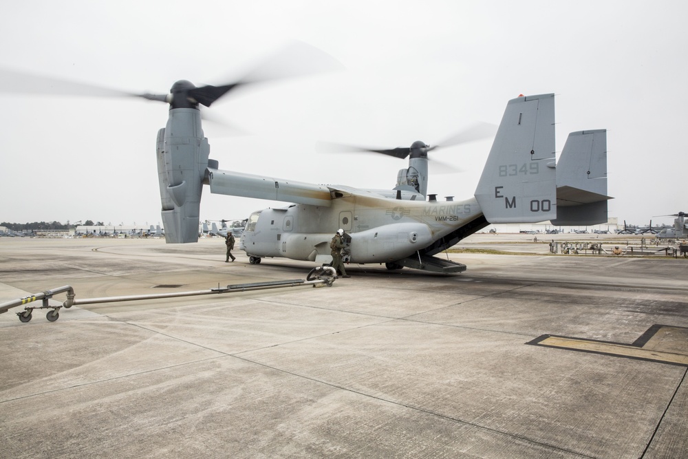 VMM 261 conducts flights to maintain readiness