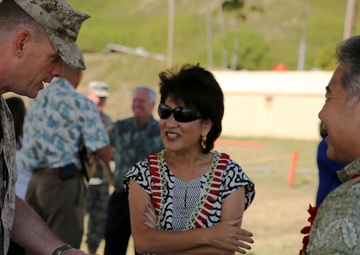 Com MARFORPAC hosts Hawaii governor at MCBH