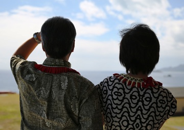 Com MARFORPAC hosts Hawaii governor at MCBH