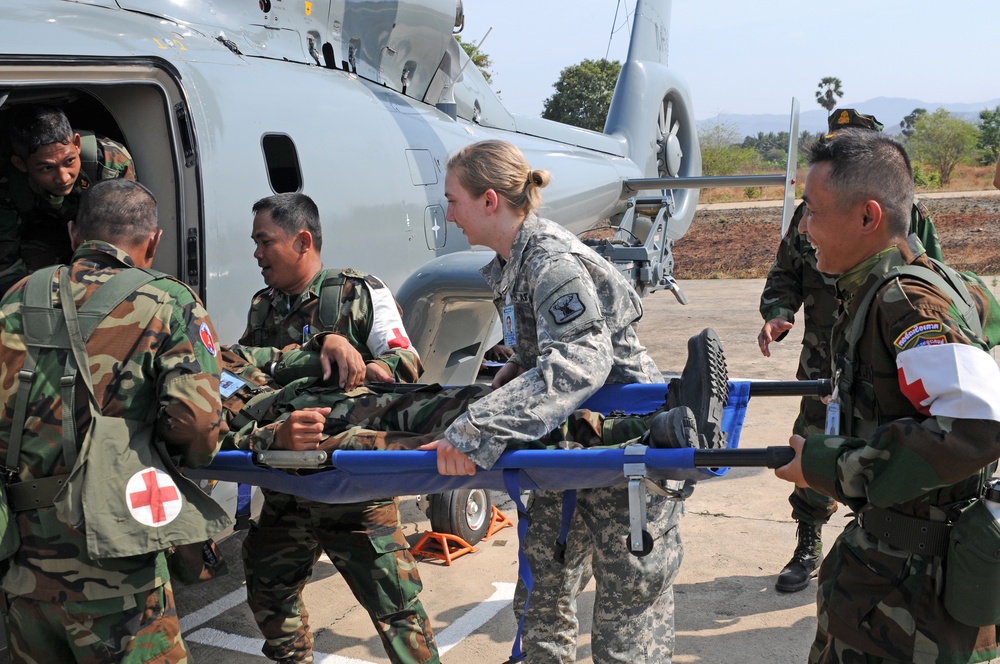 RCAF Soldiers learn to be first responders during Angkor Sentinel 2015