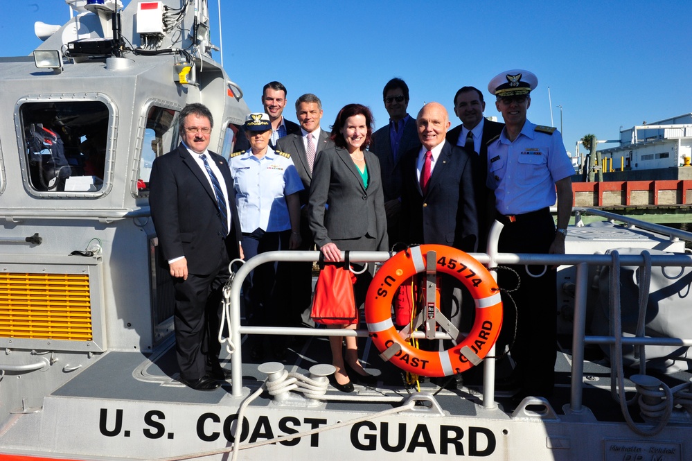 Coast Guard Station St. Petersburg receives service's final response boat