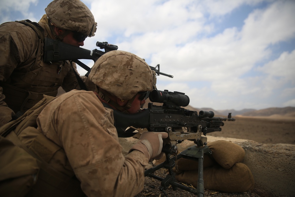 24th MEU's Headquarters and Service Company conducts live-fire exercise