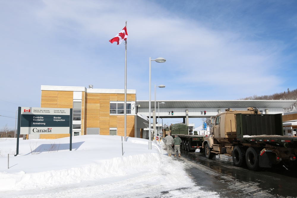Reserve Soldiers cross border into Canada for Maple Caravan 15