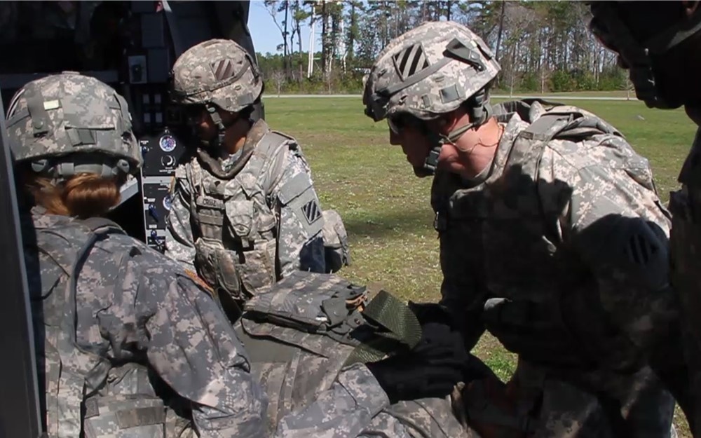 Vanguard medics, Florida Army National Guard conduct medical evacuation training