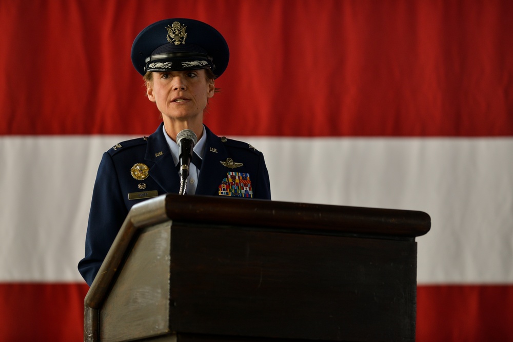 435th AGOW and AEW welcome new commander