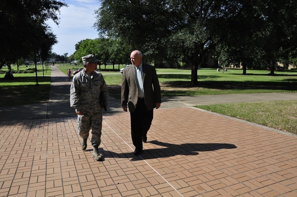 Chief Master Sgt. Timothy Horn visits Air Force Culture and Language Center