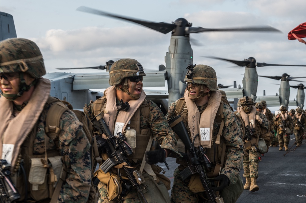 USS Bonhomme Richard: Preparations to board and launch an MV-22