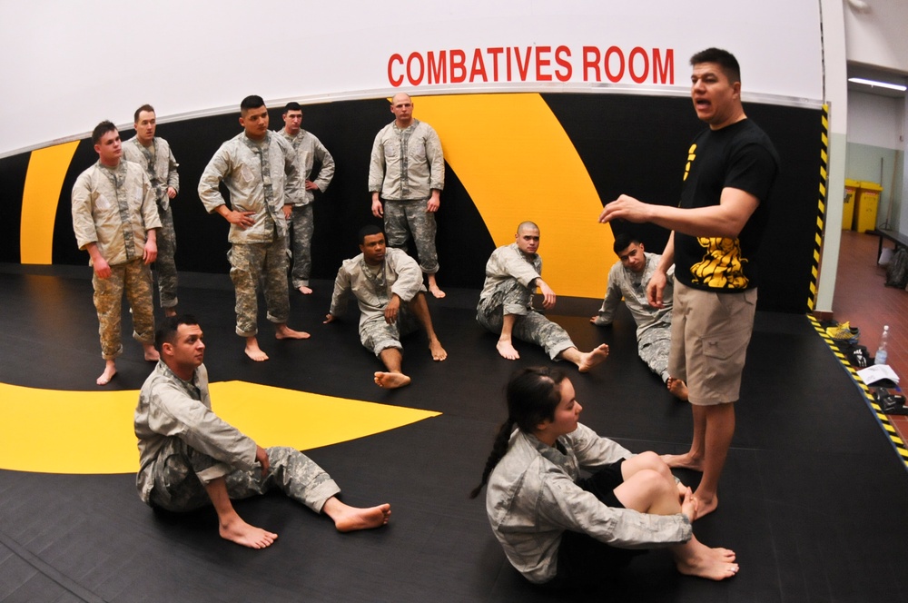 RHHT, 2nd CR combatives training