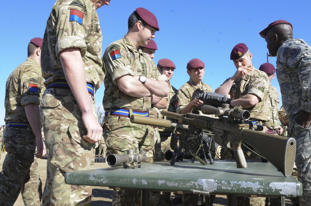 British paratroopers get hands on during the 2BCT Demonstration Day